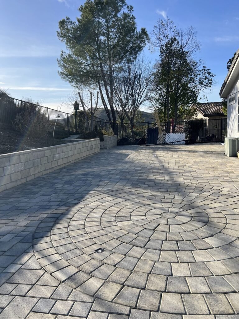 Paver driveway with a circular fan pattern