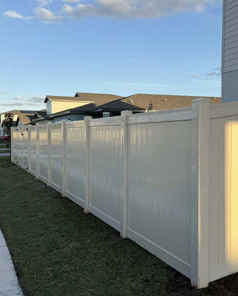 White vinyl privacy fence